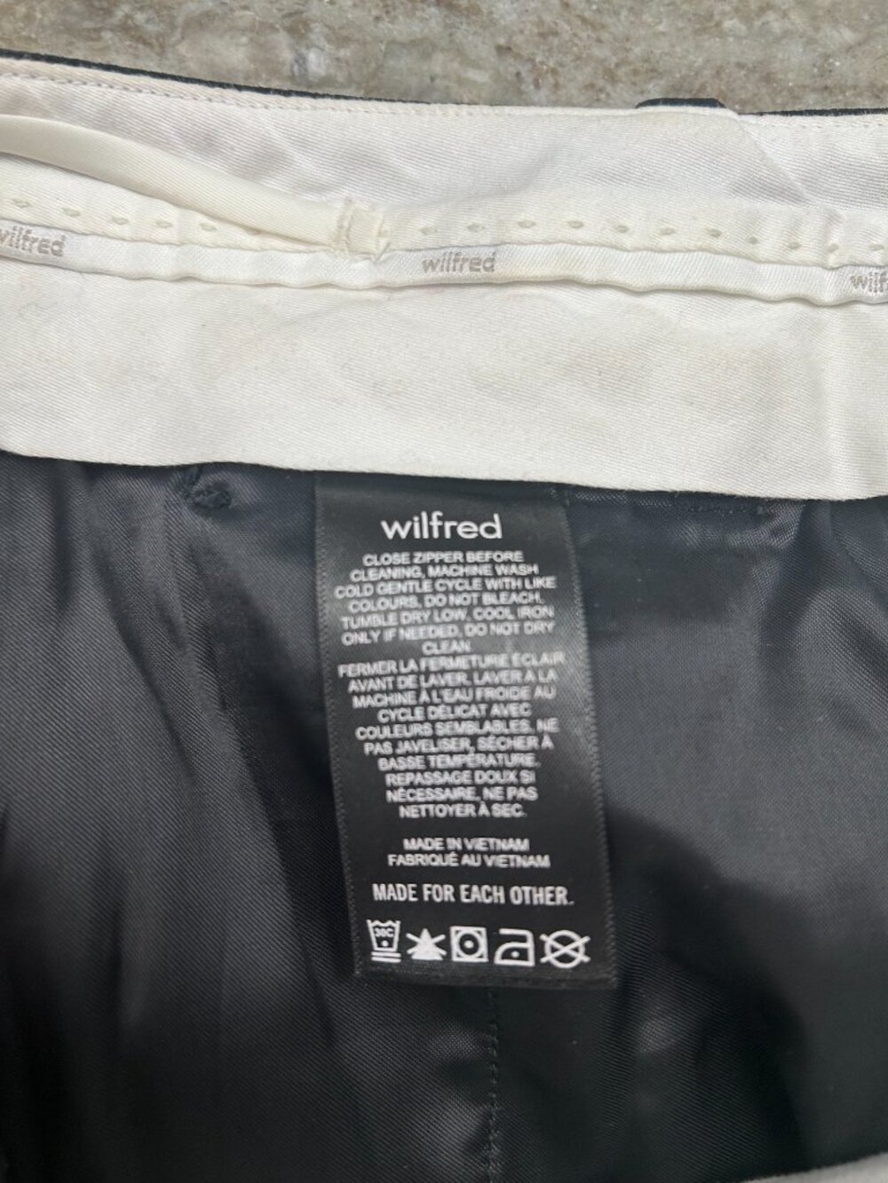Aritzia Wide Leg Trousers in Black - Picture 5 of 6
